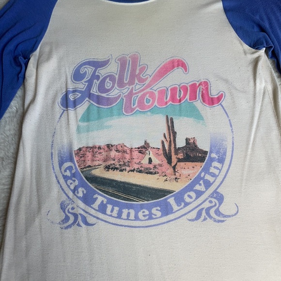 Spell | Folk Town Raglan | M - Picture 8 of 17